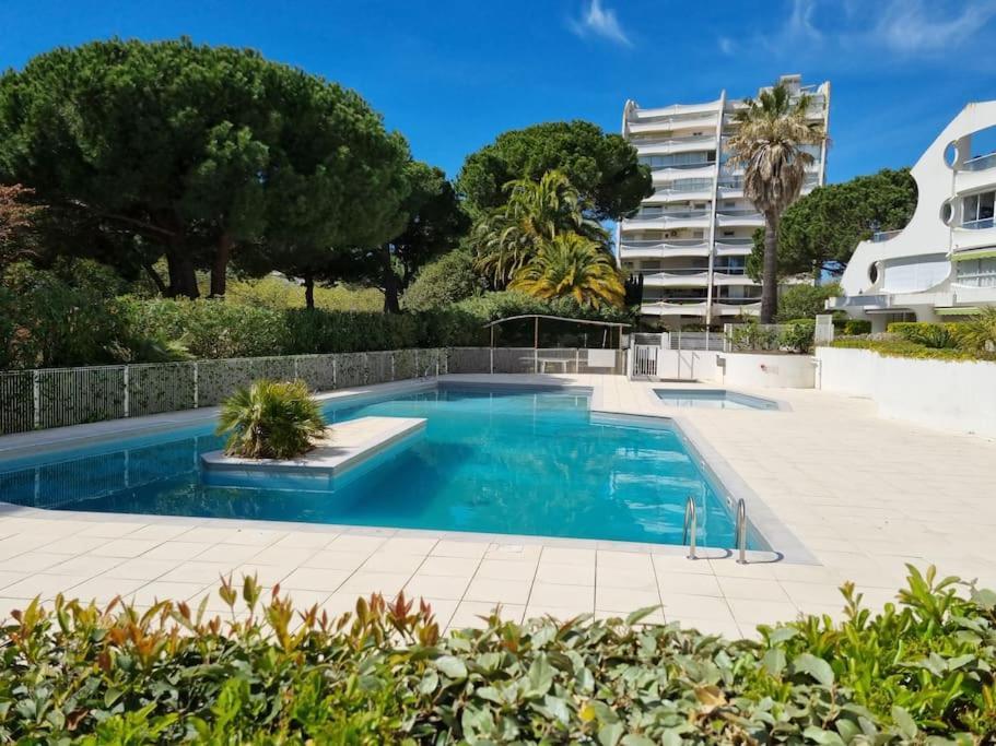 Superbe T2 Tout Confort 3 Etoiles, Entierement Renove Avec Piscine, Parking, Clim, Wifi, Netflix 라그랑모트 외부 사진