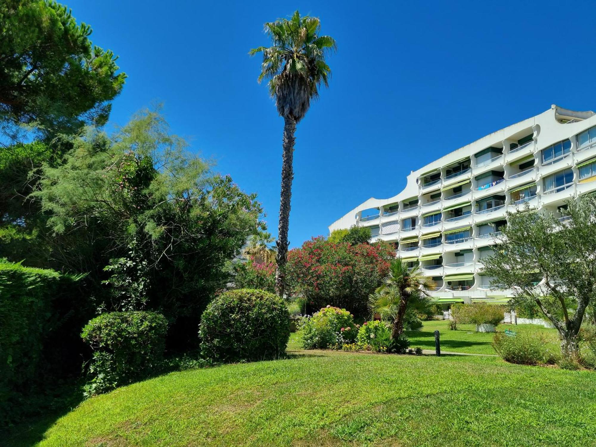 Superbe T2 Tout Confort 3 Etoiles, Entierement Renove Avec Piscine, Parking, Clim, Wifi, Netflix 라그랑모트 외부 사진