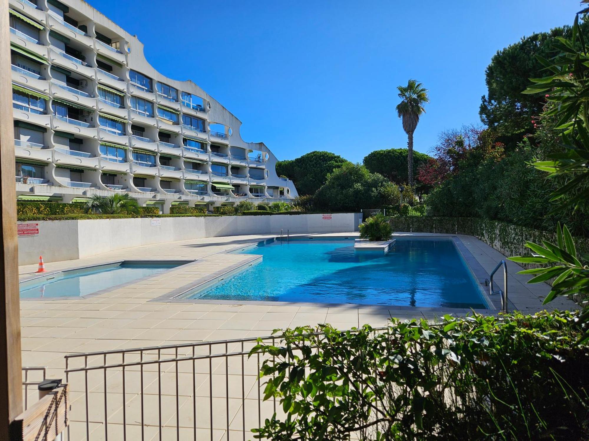 Superbe T2 Tout Confort 3 Etoiles, Entierement Renove Avec Piscine, Parking, Clim, Wifi, Netflix 라그랑모트 외부 사진