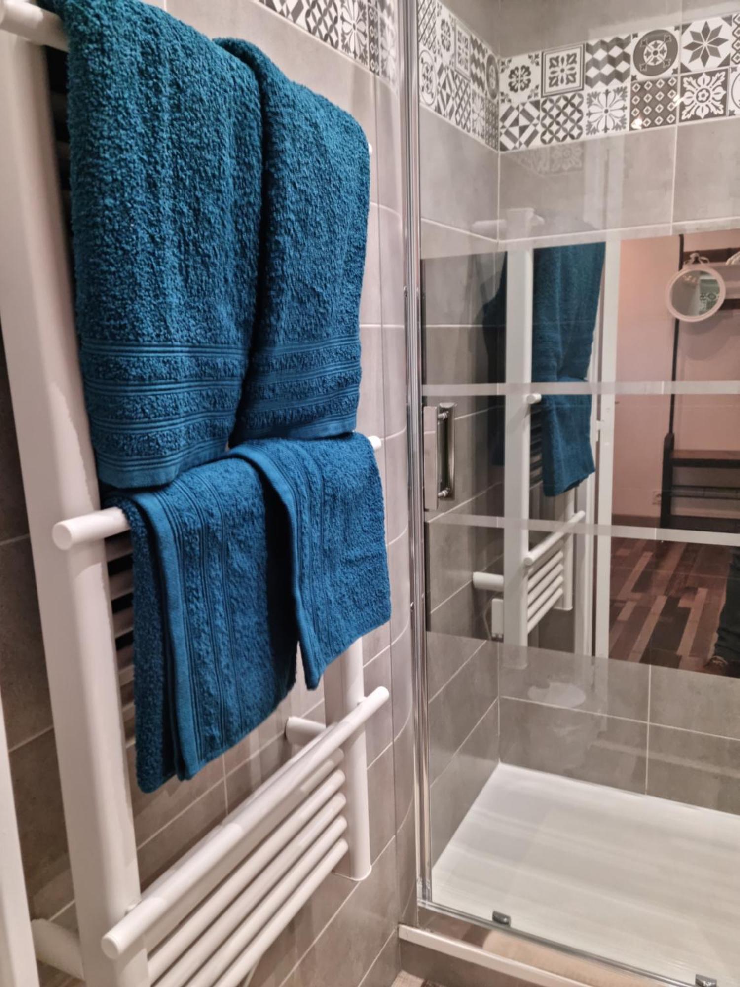 Superbe T2 Tout Confort 3 Etoiles, Entierement Renove Avec Piscine, Parking, Clim, Wifi, Netflix 라그랑모트 외부 사진